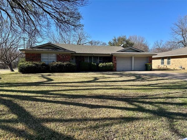 406 NW 5th Street, Hubbard, TX 76648