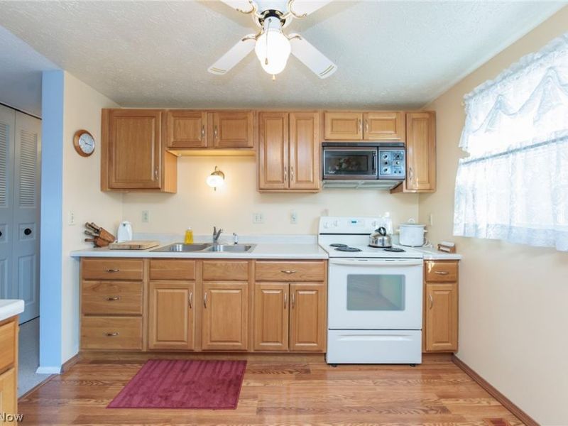 599 Berkshire Drive , Medina, OH 44256 Photo 11