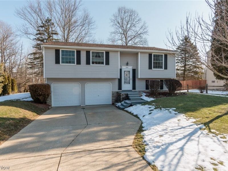 599 Berkshire Drive , Medina, OH 44256 Photo 2
