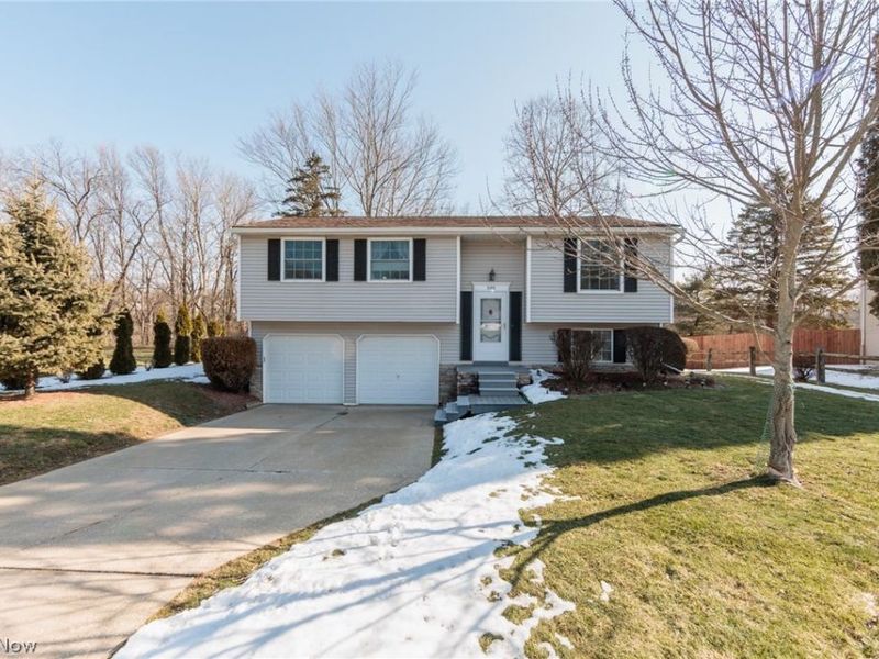 599 Berkshire Drive , Medina, OH 44256 Photo 3