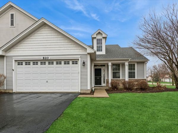 820 Bellevue Circle, Oswego, IL 60543