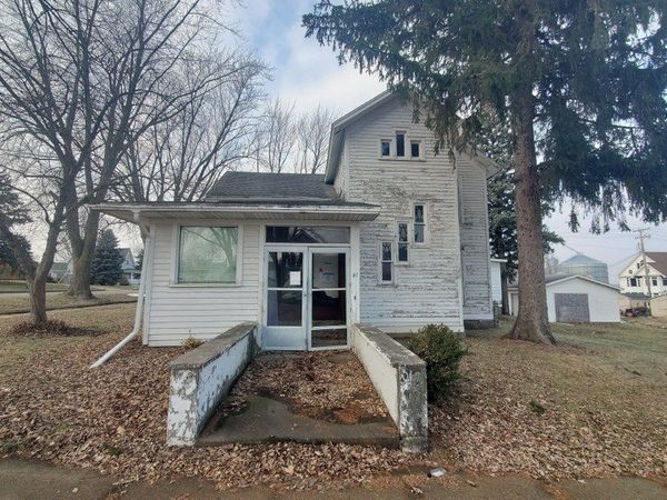 41 S Stephens Street , Preston, IA 52069