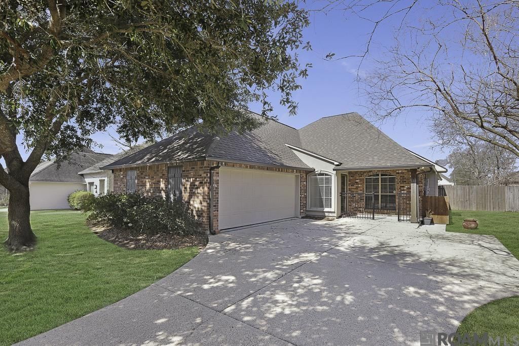 17715 Doc Bar Ave, Baton Rouge, LA 70817 Main Photo