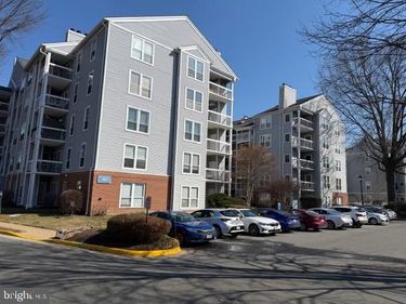 3175 SUMMIT SQUARE DRIVE, Unit 5-C1, OAKTON, VA 22124