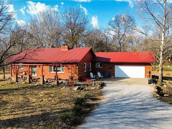 20650 E 1100 Road, Pleasanton, KS 66075