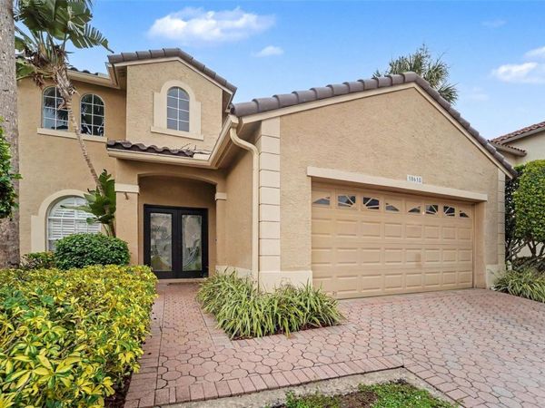 10618 HATTERAS DRIVE, TAMPA, FL 33615