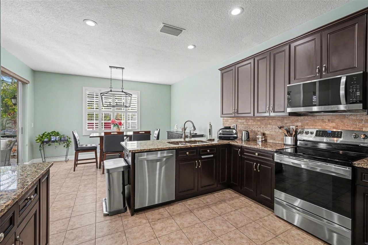 10618 Hatteras Drive , Tampa, FL 33615 Photo