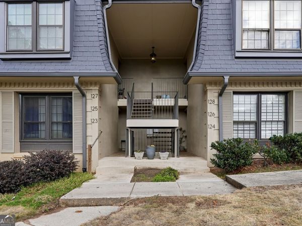 123 Maison Place NW, Atlanta, GA 30327