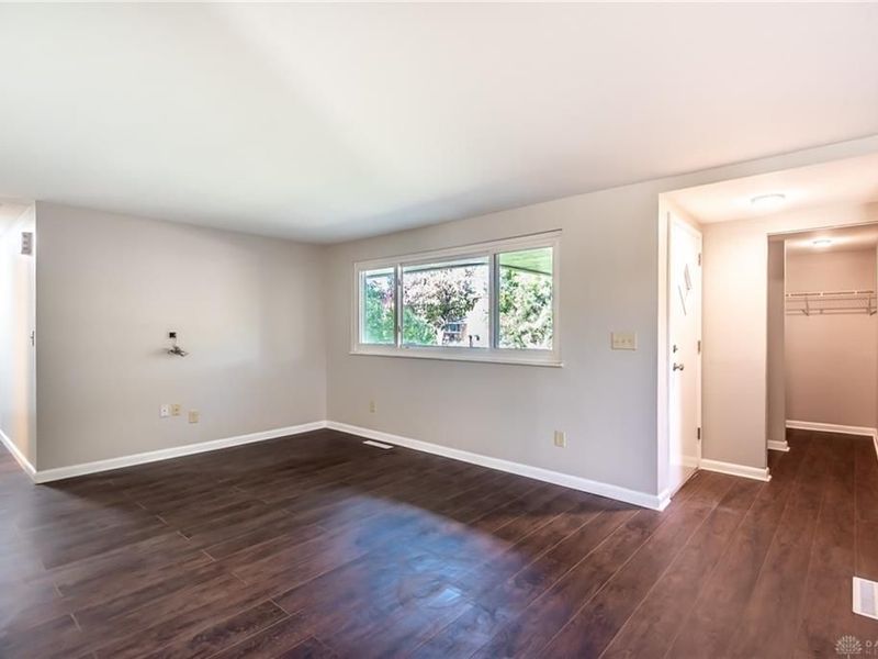 5080 Tilbury Road, Huber Heights, OH 45424 Photo 2