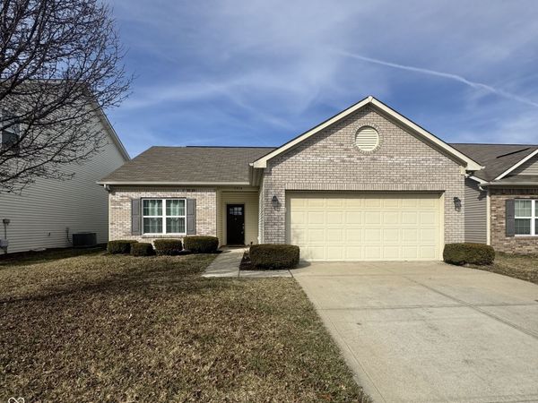 5914 Edelle Drive , Indianapolis, IN 46237