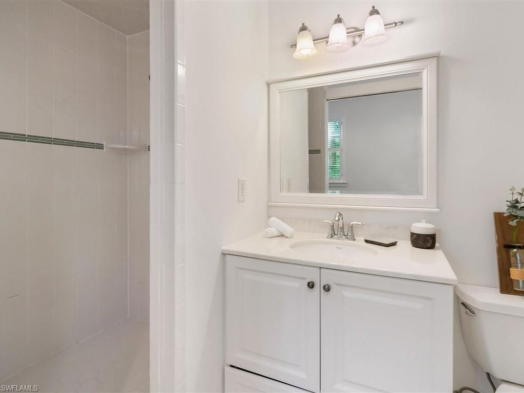 100 Fairview Ave, Fort Myers, FL 33905 Photo