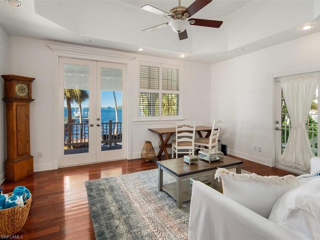 100 Fairview Ave, Fort Myers, FL 33905 Photo