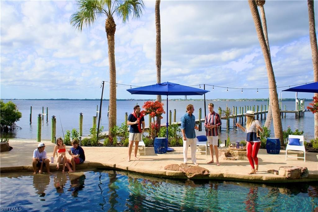 100 Fairview Ave, Fort Myers, FL 33905 Photo