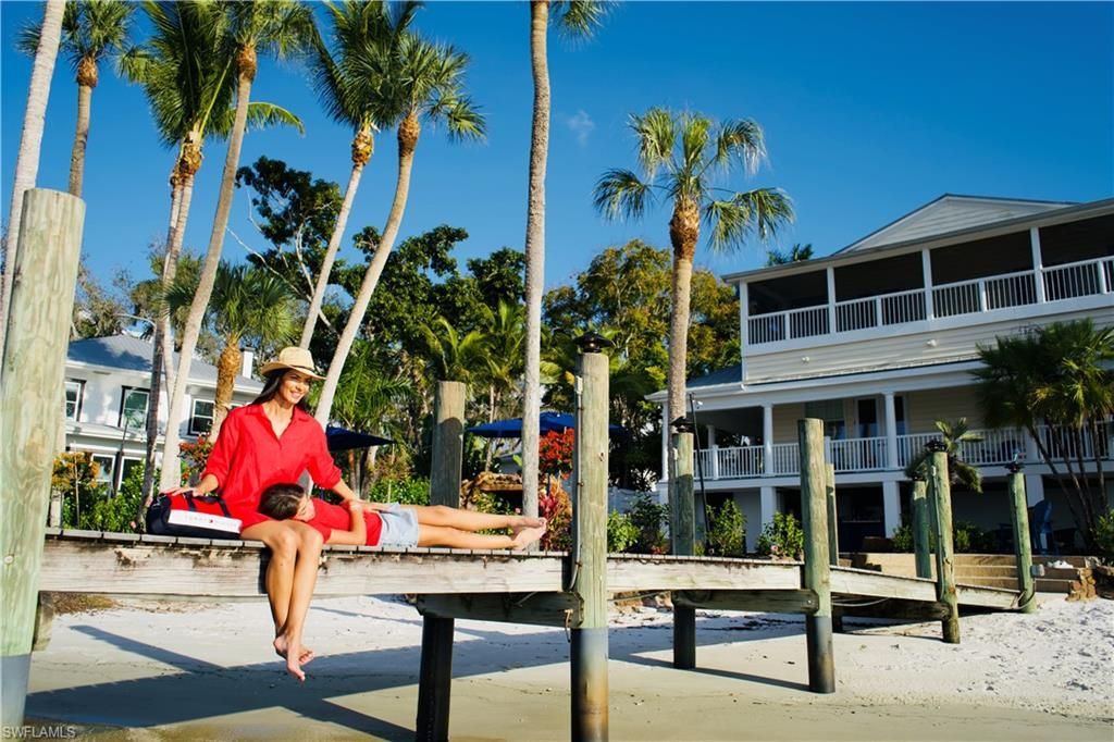 100 Fairview Ave, Fort Myers, FL 33905 Photo