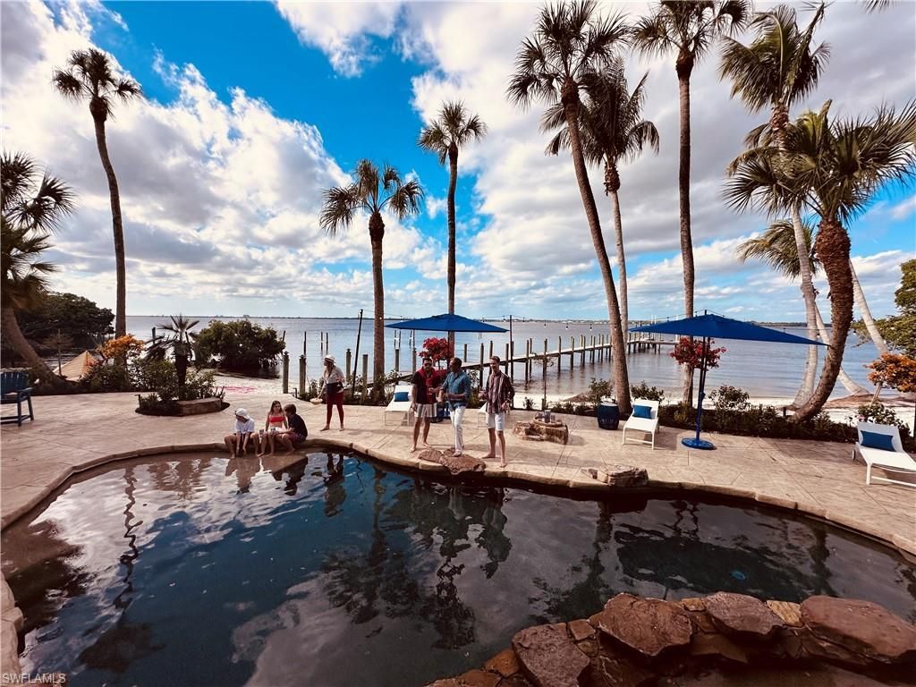 100 Fairview Ave, Fort Myers, FL 33905 Photo