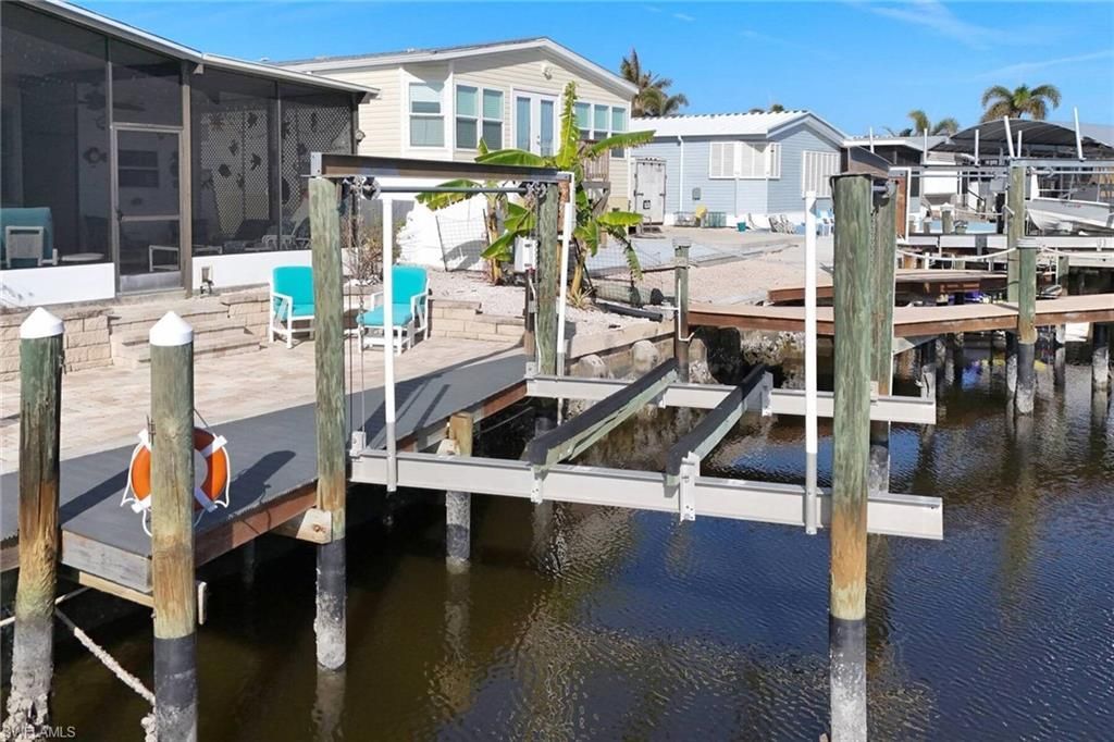 3070 Harpoon Ln , Saint James City, FL 33956 Photo