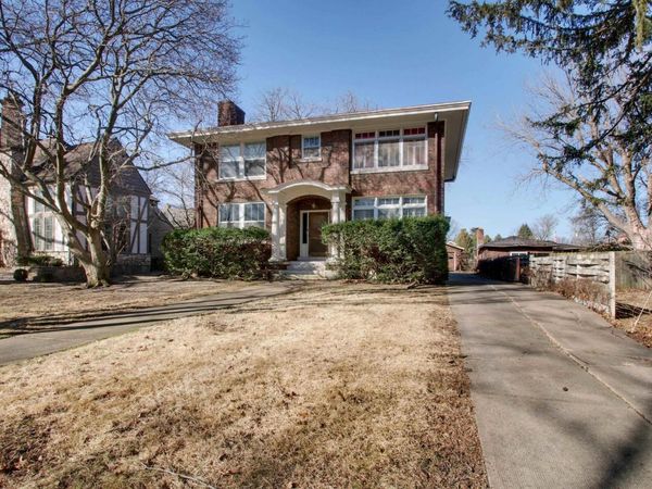 110 WEST Avenue, Quincy, IL 62301