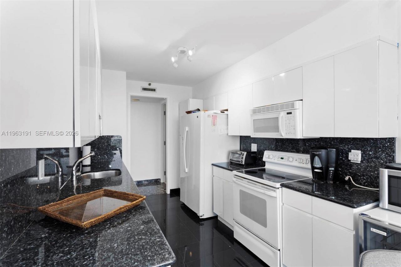 19500 Turnberry Way , Unit 20-C, Aventura, FL 33180 Photo