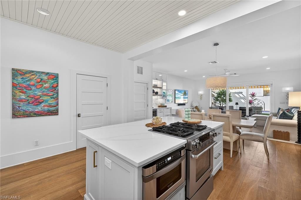 477 3rd Ave S, Unit 2, Naples, FL 34102 Photo