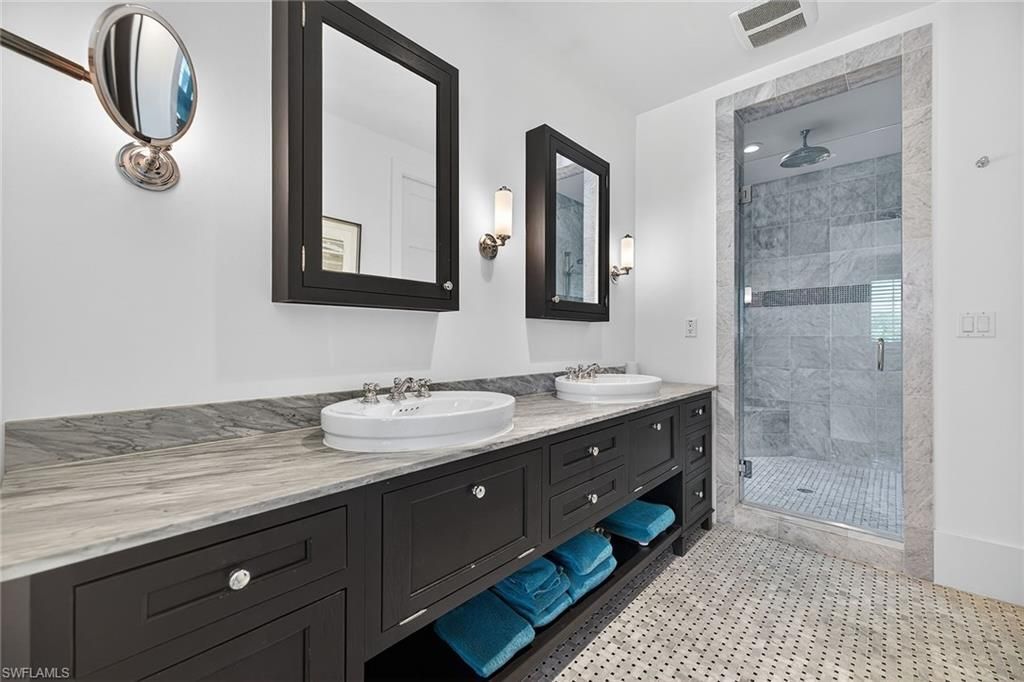 477 3rd Ave S, Unit 2, Naples, FL 34102 Photo