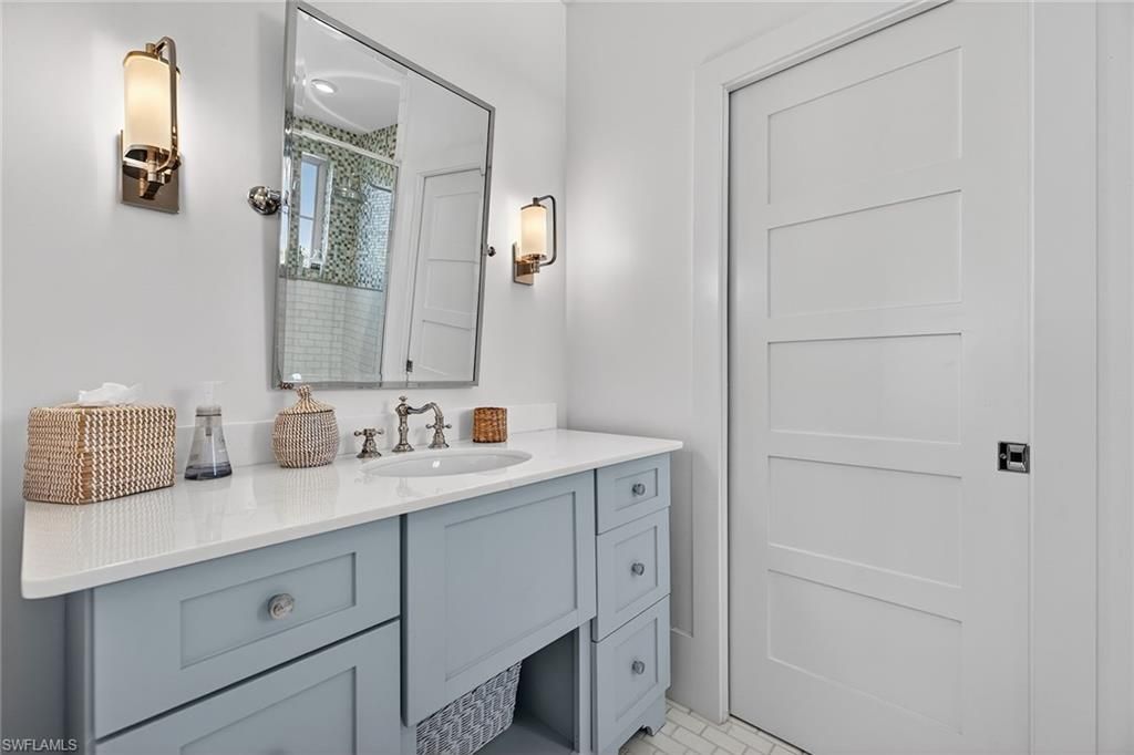 477 3rd Ave S, Unit 2, Naples, FL 34102 Photo