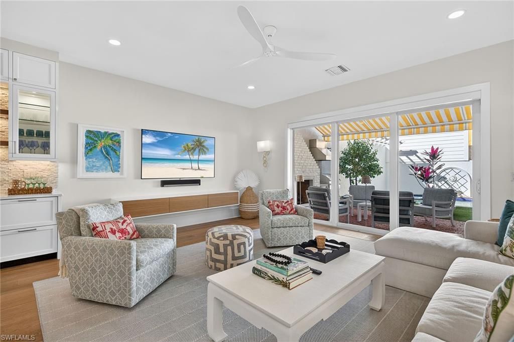 477 3rd Ave S, Unit 2, Naples, FL 34102 Photo