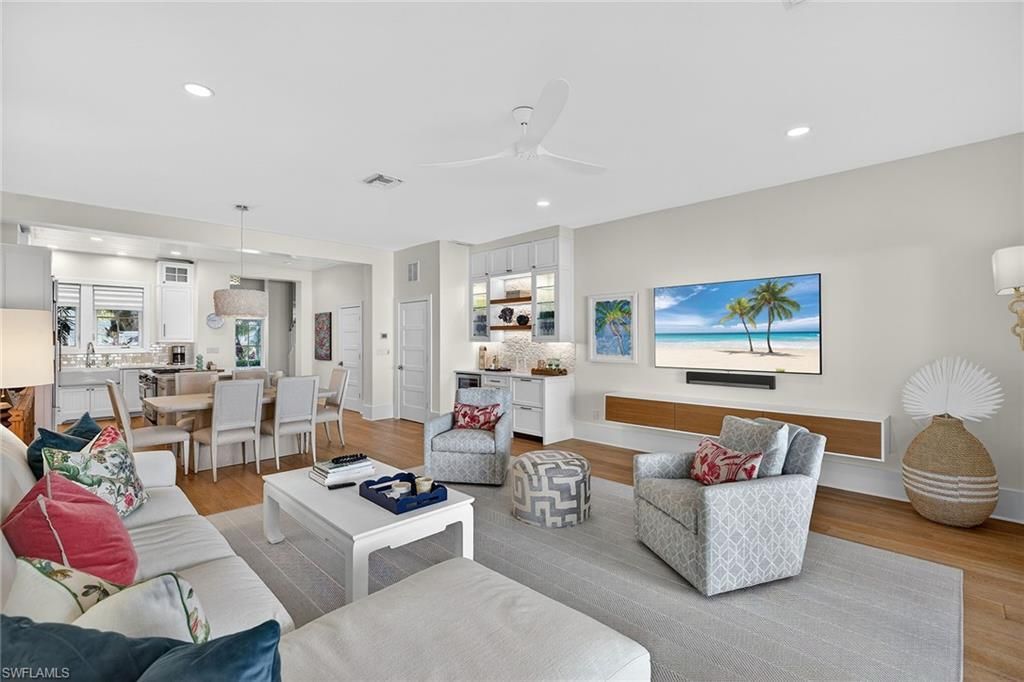 477 3rd Ave S, Unit 2, Naples, FL 34102 Photo