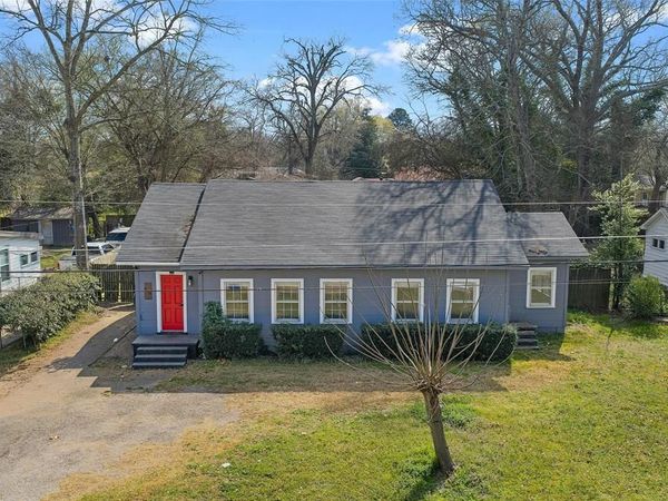 918 Bean Avenue , Kilgore, TX 75662