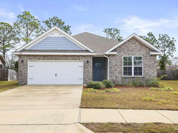1940 Cambridge Park Dr, Gulf Breeze, FL 32563