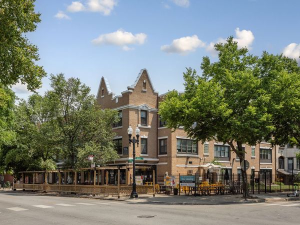 4555 N Malden Street , Unit 303, Chicago, IL 60640