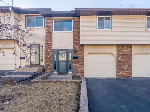 4023 LILLIE Avenue , Unit 305, Davenport, IA 52806