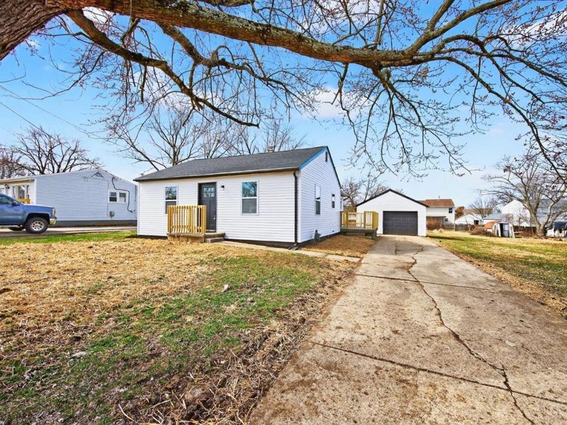 8081 Lawrence Drive, West Chester, OH 45069 Photo 1