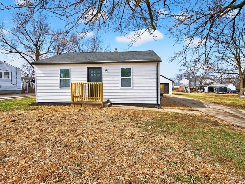 8081 Lawrence Drive, West Chester, OH 45069 Photo 4