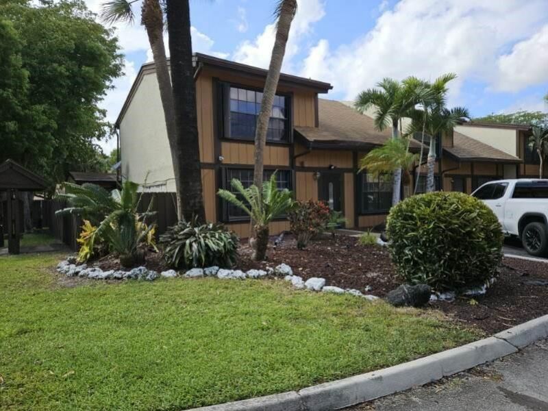 10191 Oleander Court, Pembroke Pines, FL 33026 Photo
