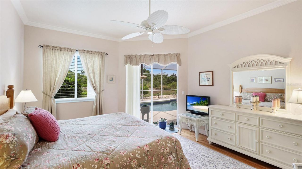 7126 Southgate Court , Sarasota, FL 34243 Photo