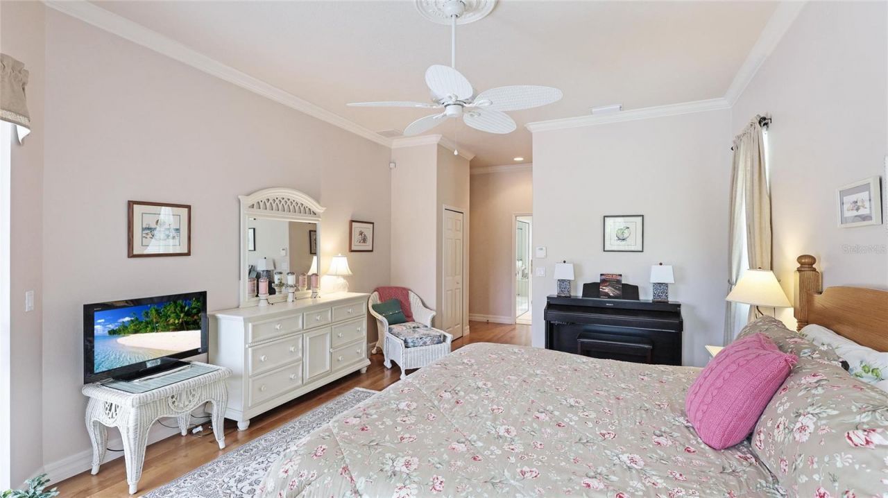 7126 Southgate Court , Sarasota, FL 34243 Photo