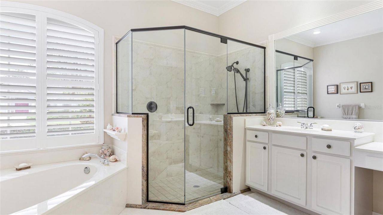 7126 Southgate Court , Sarasota, FL 34243 Photo