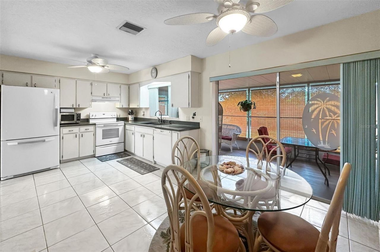 1055 Loch Haven Drive S, Dunedin, FL 34698 Photo