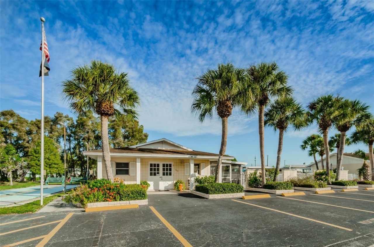 1055 Loch Haven Drive S, Dunedin, FL 34698 Photo