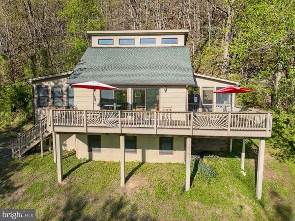 902 MISTY MEADOW LANE, BENTONVILLE, VA 22610