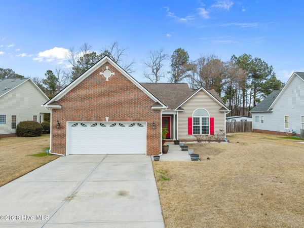 102 Fairmont Lane, Jacksonville, NC 28540