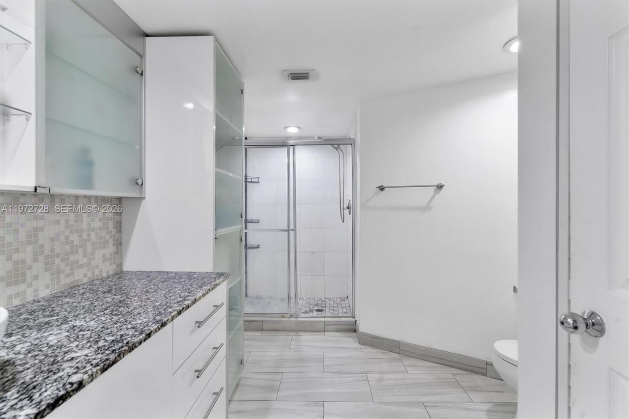 3530 Mystic Pointe Dr, Unit 2907, Aventura, FL 33180 Photo