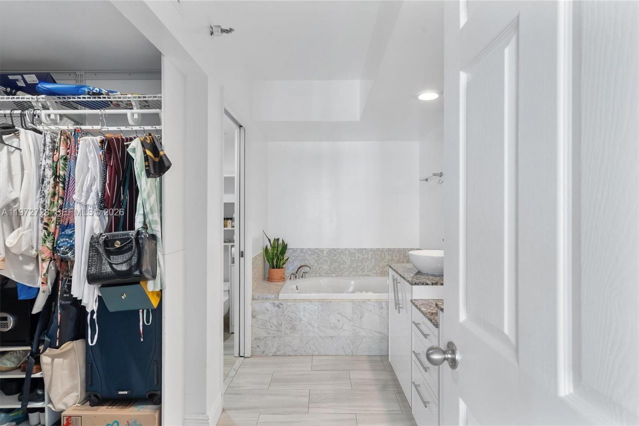 3530 Mystic Pointe Dr, Unit 2907, Aventura, FL 33180 Photo