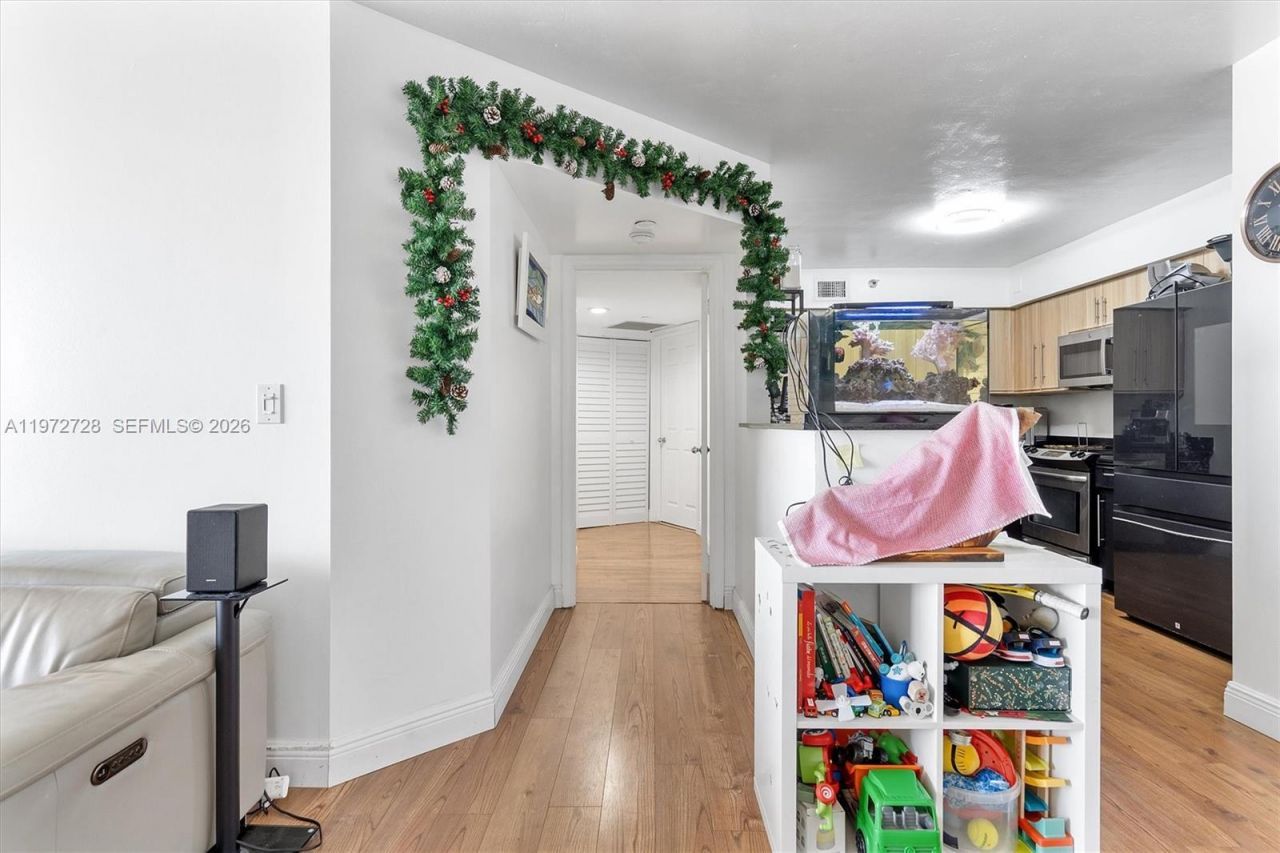 3530 Mystic Pointe Dr, Unit 2907, Aventura, FL 33180 Photo