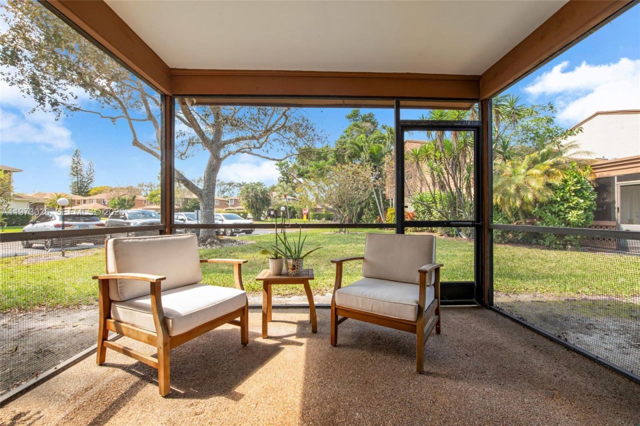 6185 Live Oak Ct , Unit A, Tamarac, FL 33319 Photo