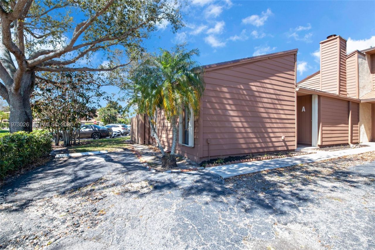 6185 Live Oak Ct , Unit A, Tamarac, FL 33319 Photo