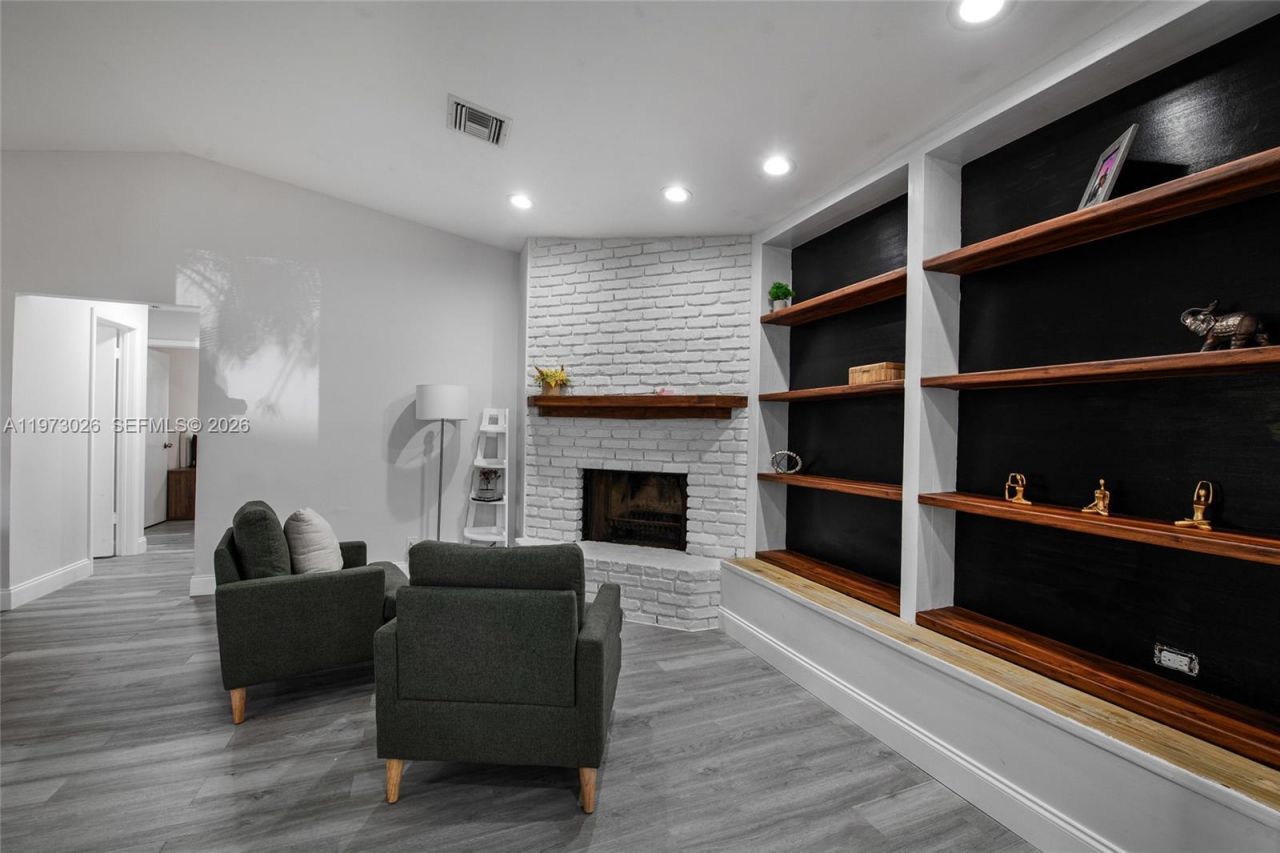 6185 Live Oak Ct , Unit A, Tamarac, FL 33319 Photo