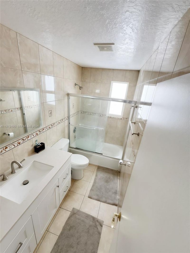 926 SW 102nd Ter , Pembroke Pines, FL 33025 Photo