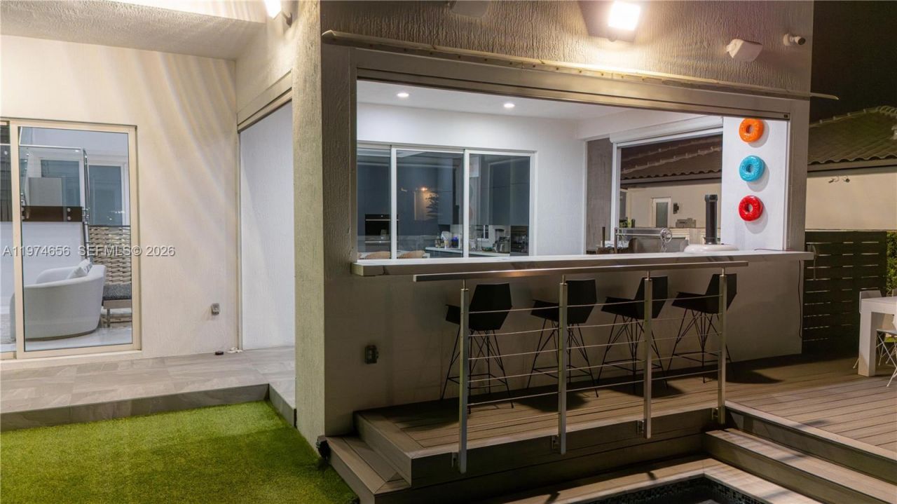 10181 NW 27th St, Doral, FL 33172 Photo