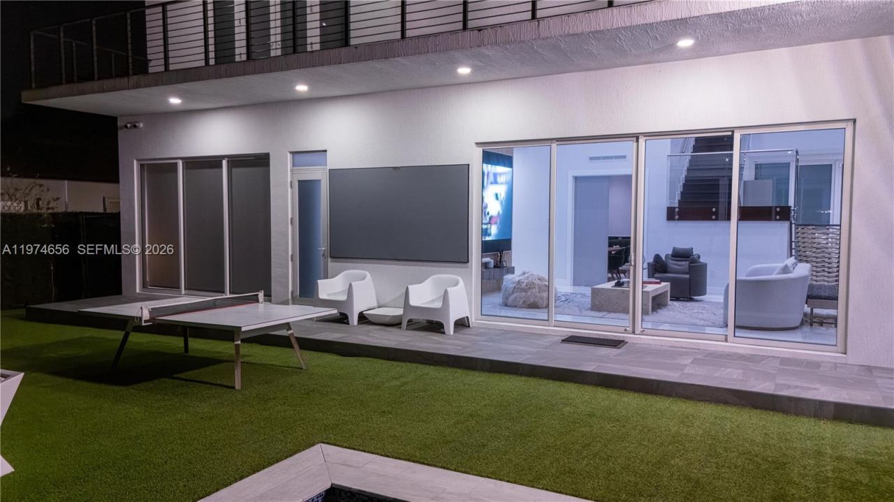 10181 NW 27th St, Doral, FL 33172 Photo